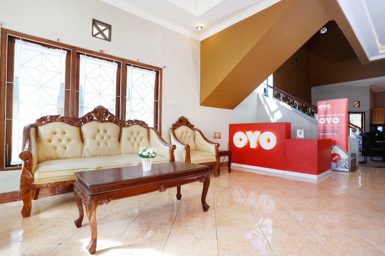 Maguwo Oyo 1072 Kampung Condro Wulan Guesthouse מראה חיצוני תמונה