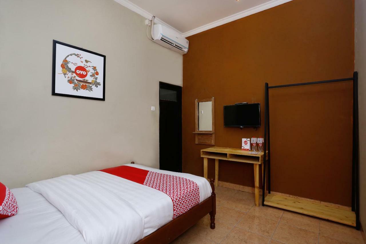 Maguwo Oyo 1072 Kampung Condro Wulan Guesthouse מראה חיצוני תמונה