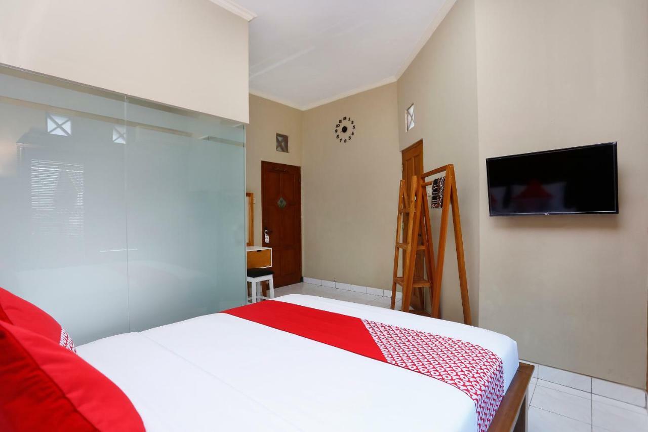 Maguwo Oyo 1072 Kampung Condro Wulan Guesthouse מראה חיצוני תמונה