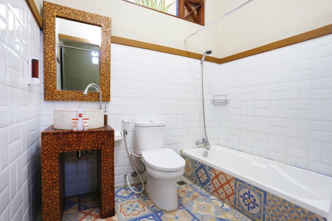 Maguwo Oyo 1072 Kampung Condro Wulan Guesthouse מראה חיצוני תמונה