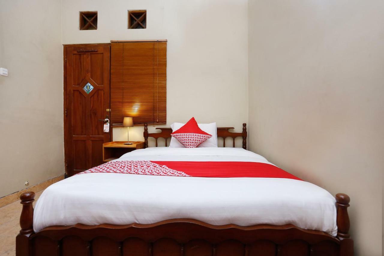 Maguwo Oyo 1072 Kampung Condro Wulan Guesthouse מראה חיצוני תמונה