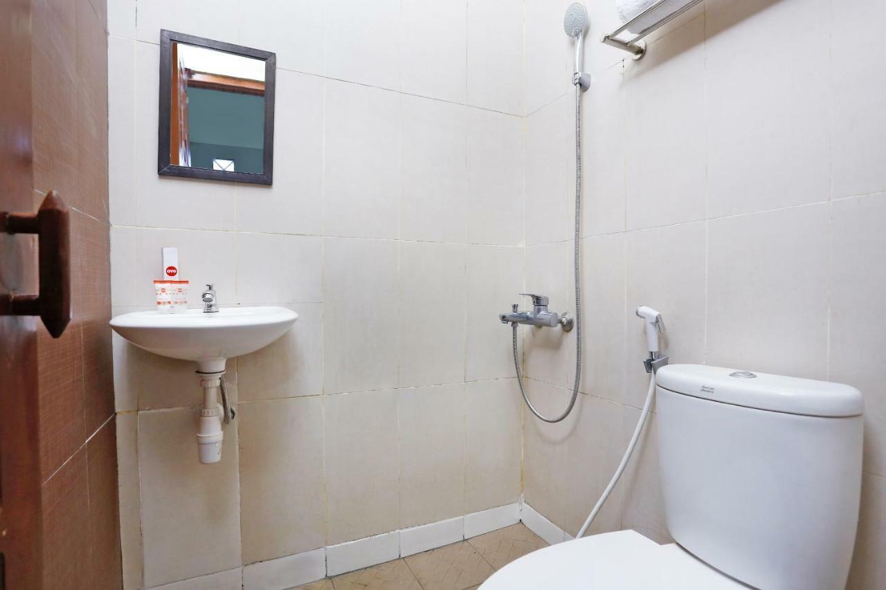 Maguwo Oyo 1072 Kampung Condro Wulan Guesthouse מראה חיצוני תמונה