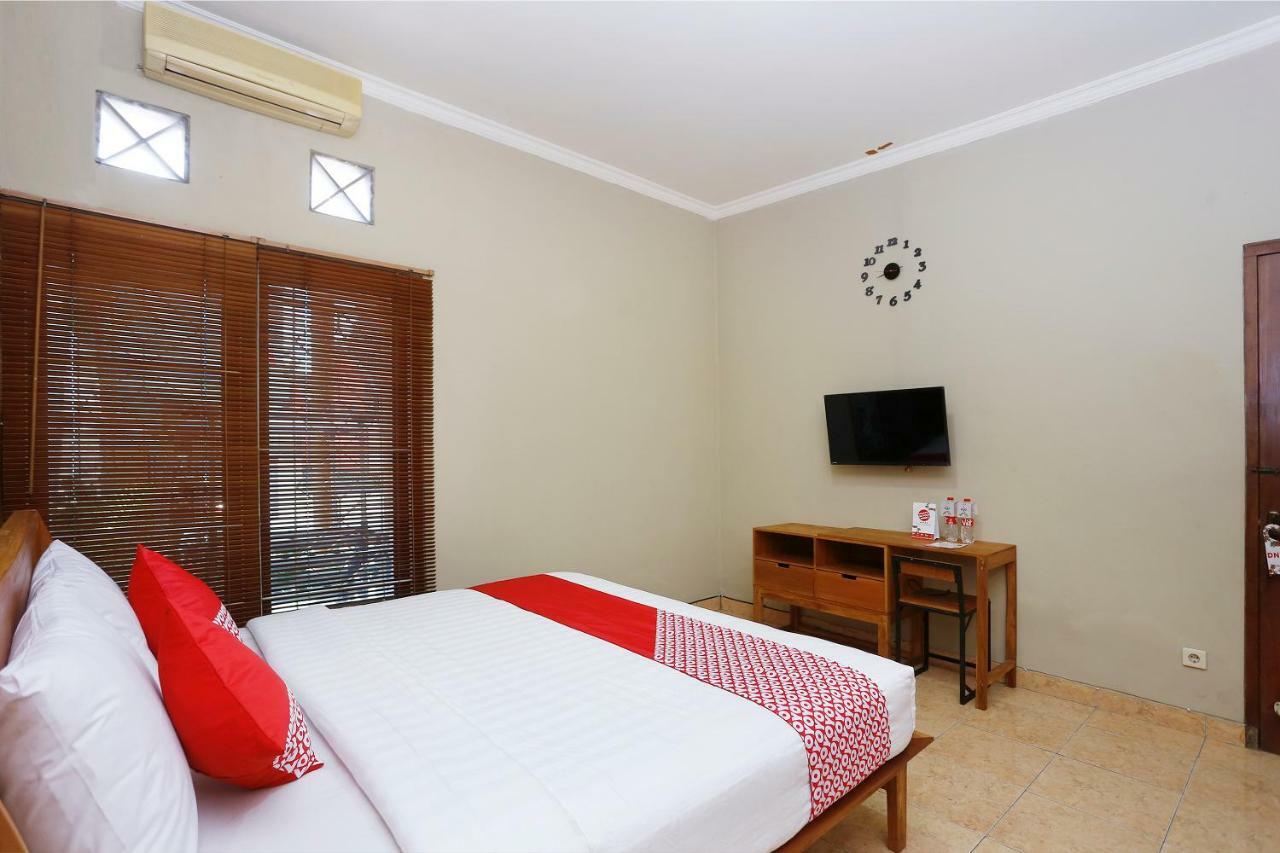 Maguwo Oyo 1072 Kampung Condro Wulan Guesthouse מראה חיצוני תמונה